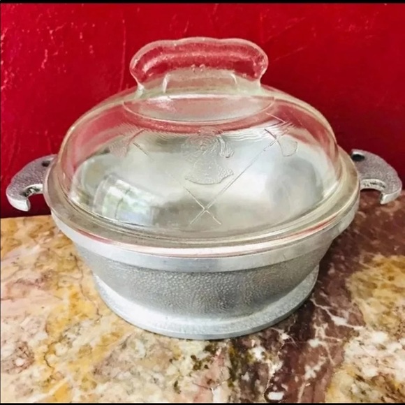 Guardian Service Ware Cast Aluminum  
1QT Pot with lid - Picture 1 of 7
